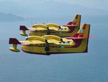 Ερωτηματικά για την διαθεσιμότητα των Canadair της ΠΑ - Πόσα είναι πλέον επιχειρησιακά; (φωτό, βίντεο)